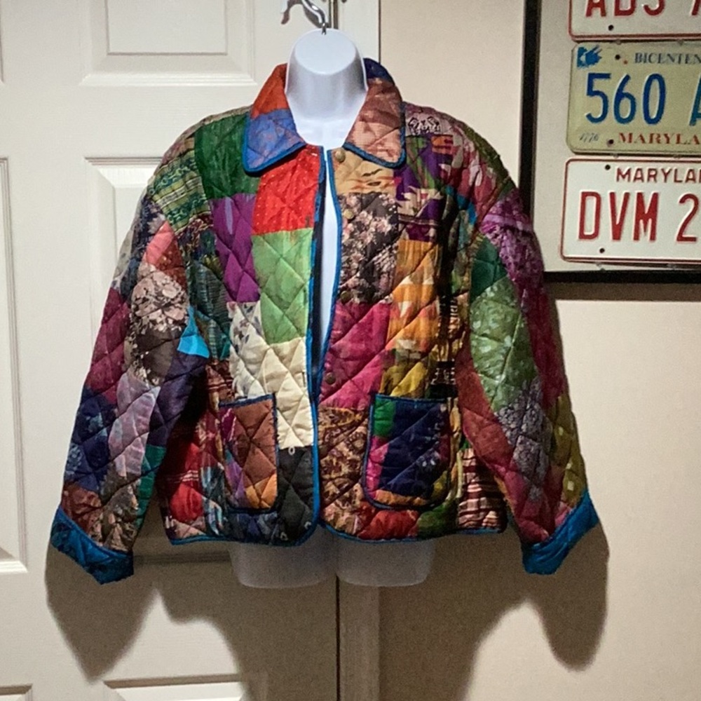 ArtEZen 100% silk Reversible Jacket - Size L